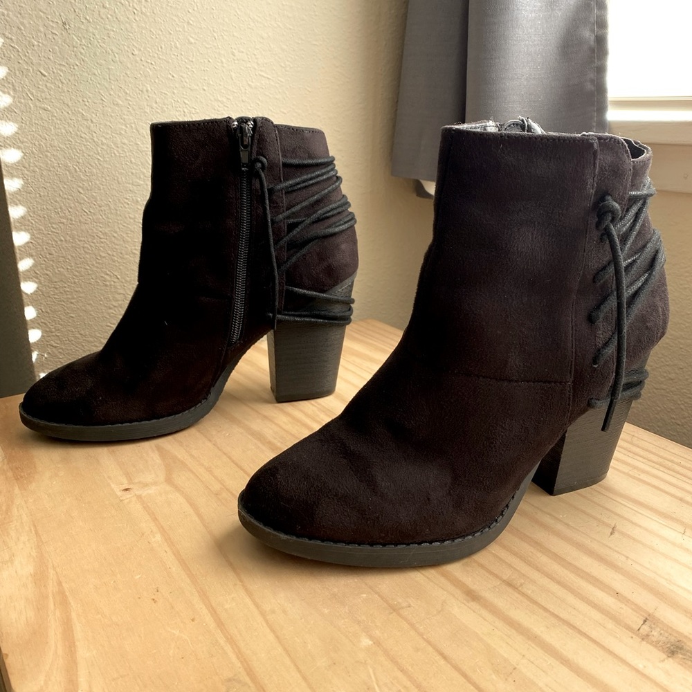 Black rider booties